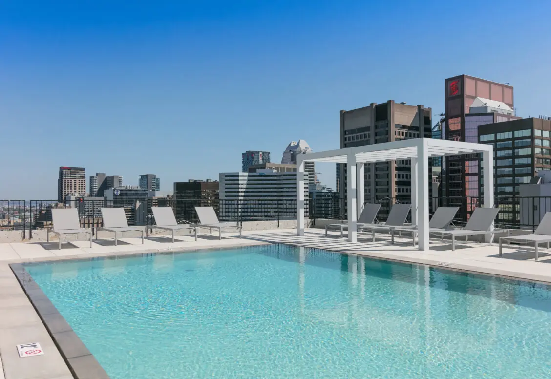 swimming pool e0b3976587